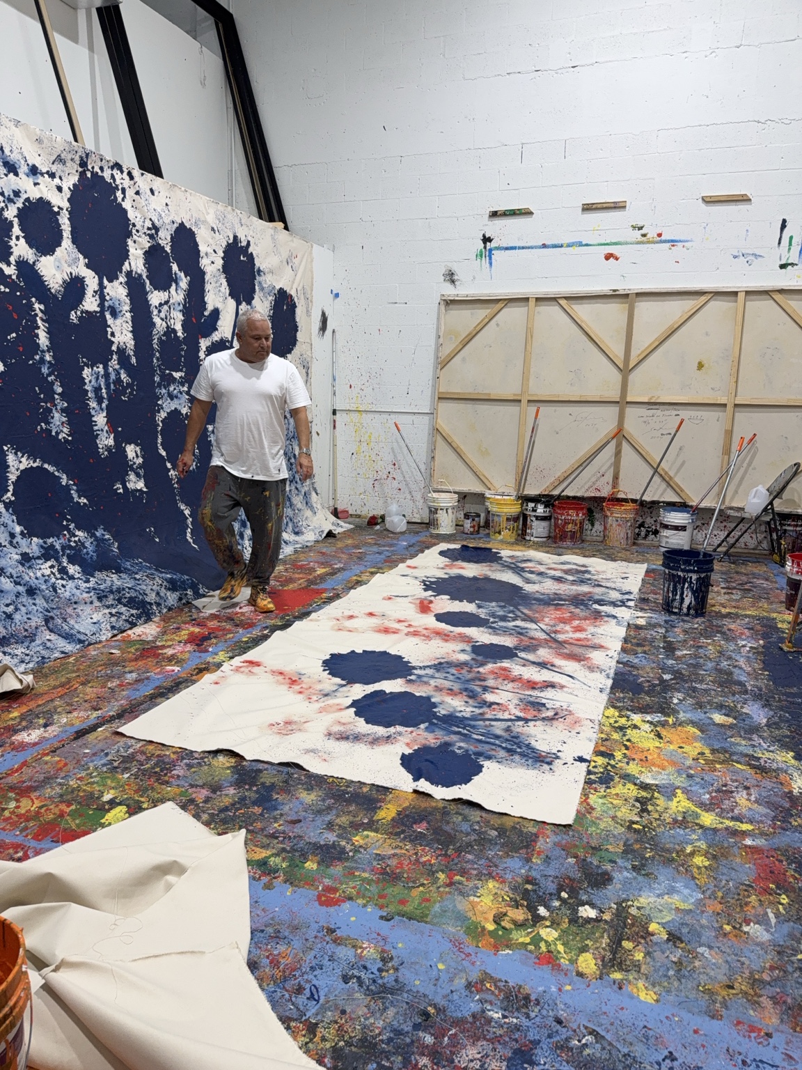 Jorge Luis Santos in the studio